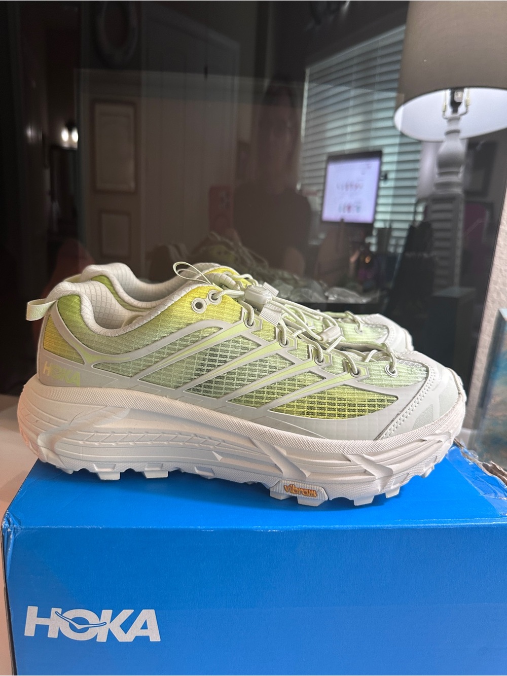 Hoka Women's sneaker lime/White. U Mafate three2 Grid. Size 8
